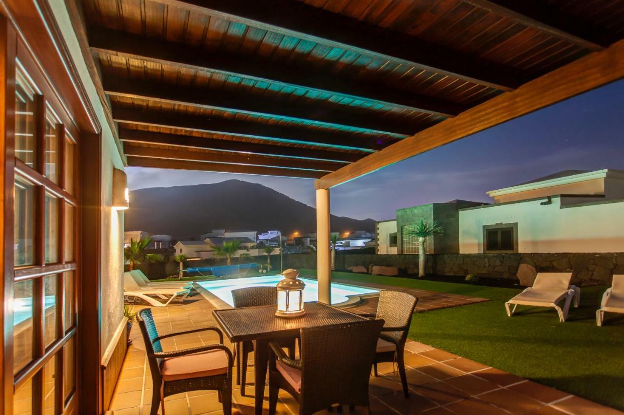 Villa Esterlicia Playa Blanca  Buitenkant foto